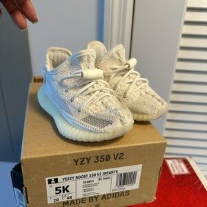 Yeezy Kids Sneakers - Cream